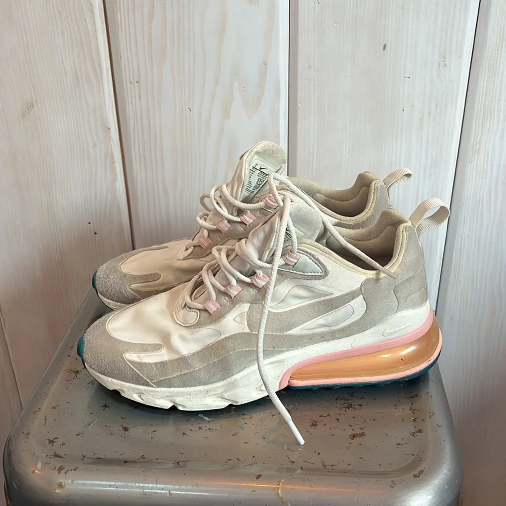 Nike Air 270 React Women’s Size 7 - Picture 2 of 6